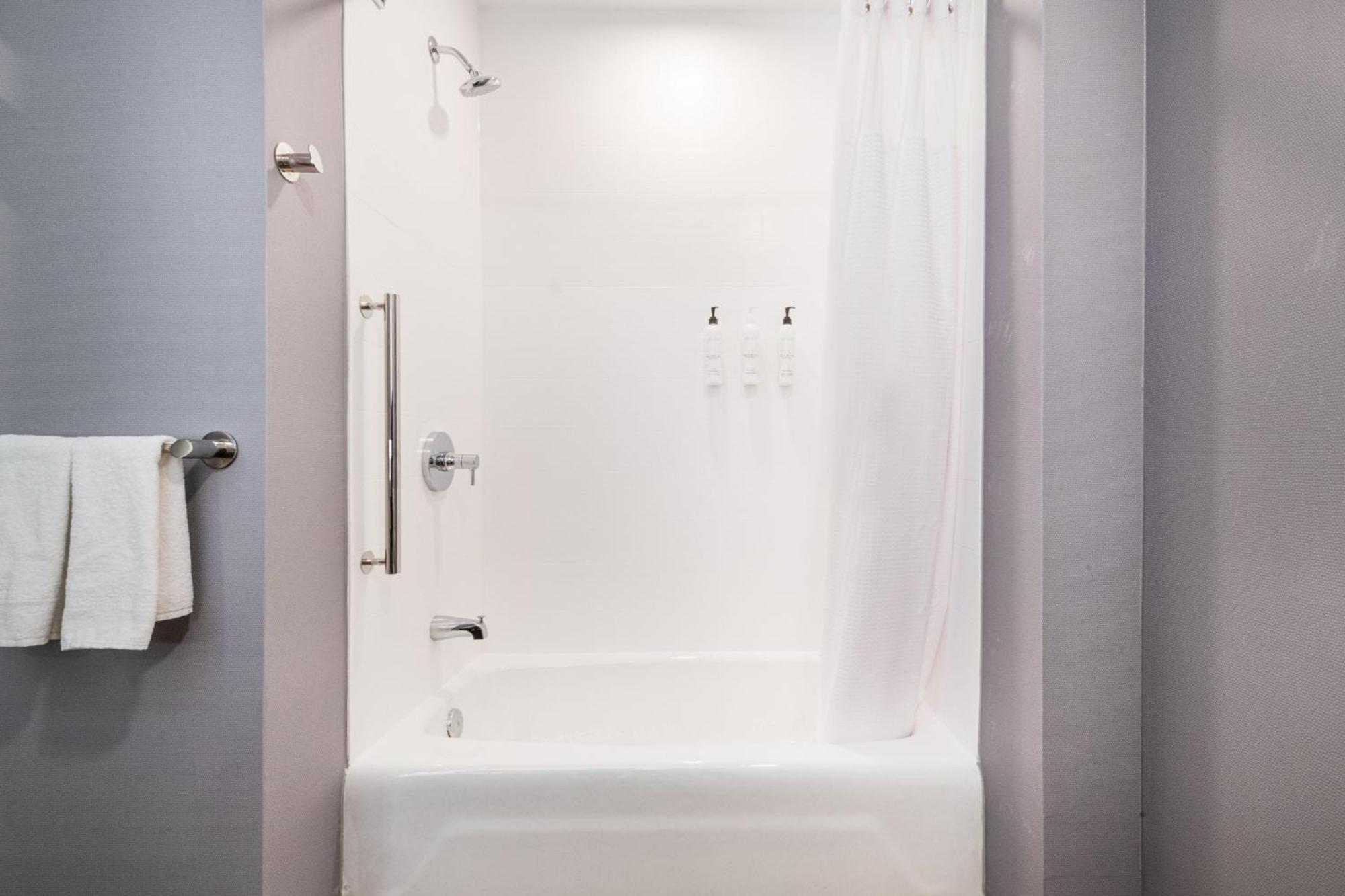 Springhill Suites By Marriott Baltimore Downtown Convention Center Area Exterior photo