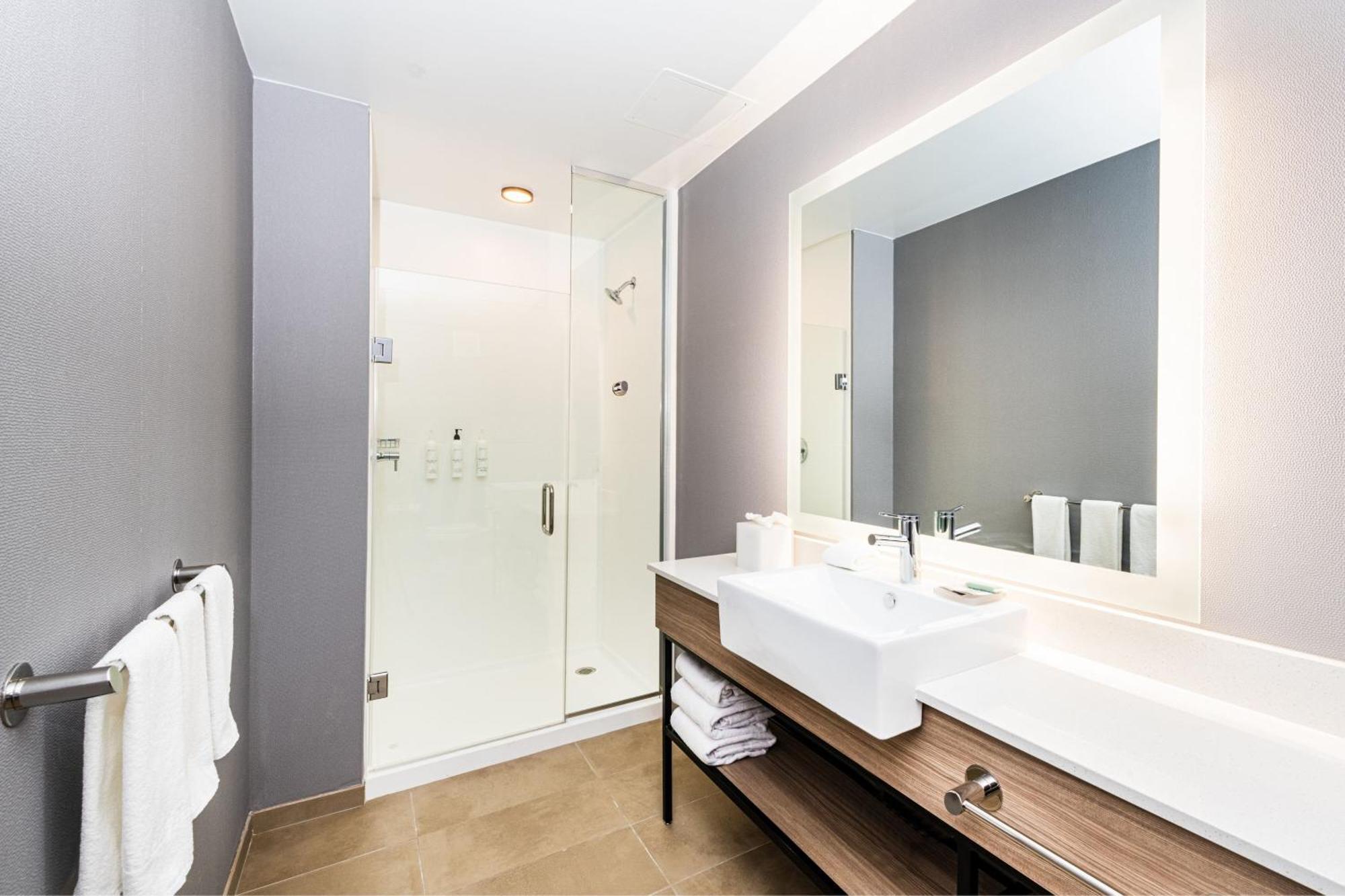 Springhill Suites By Marriott Baltimore Downtown Convention Center Area Exterior photo